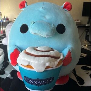 snackles plush Hippo and
Cinnabon